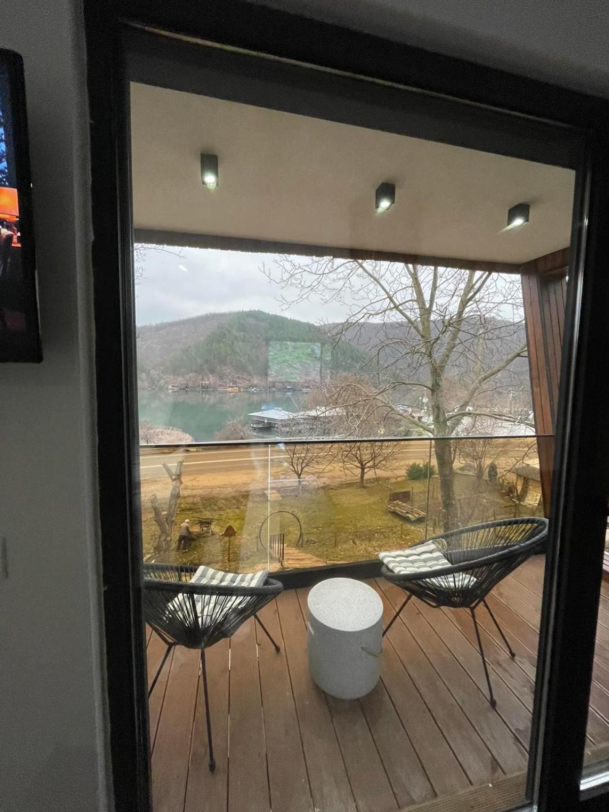 Glamping Jezero * Cacak